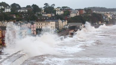 Photo of بريطانيا فيضانات واضطرابات في حركة النقل بسبب العاصفة دينيس