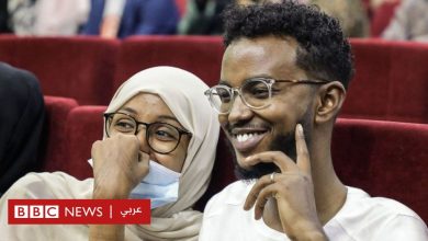 Photo of الصوماليون يستمتعون بأول عرض سينمائي منذ 30 عاما